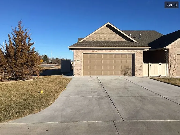 3734 N Tyler Ct — Photo 2