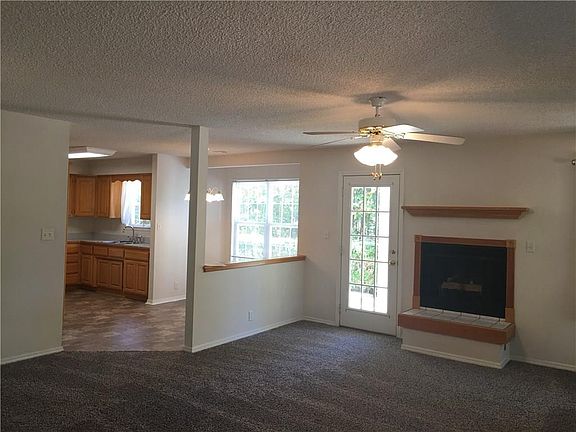 4th image of 10 Stirling Cir