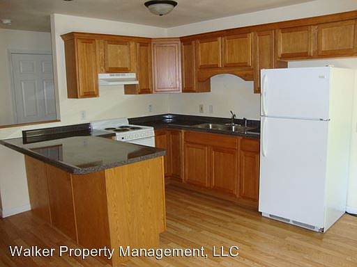 2nd image of 209 Madison St