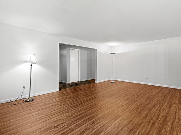 5th image of 991 Stanwick Dr