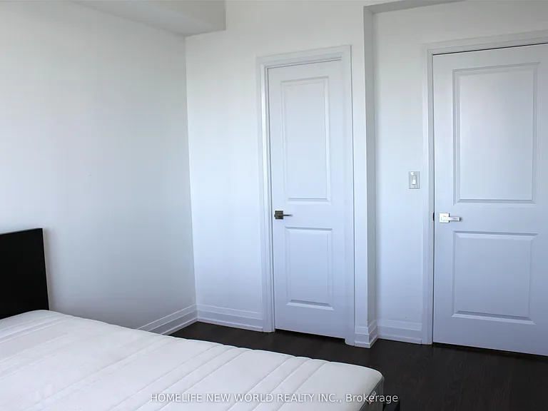 7161 Yonge St #429 — Photo 15