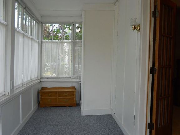 3rd image of 208 N 5th Ave