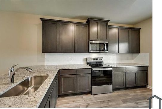 4th image of 104 Emma Dr
