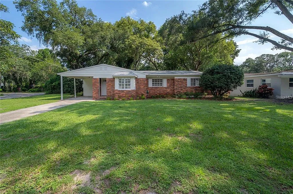 3 bed, 2.0 bath, 1488 sqft, $2,300 — Photo 3