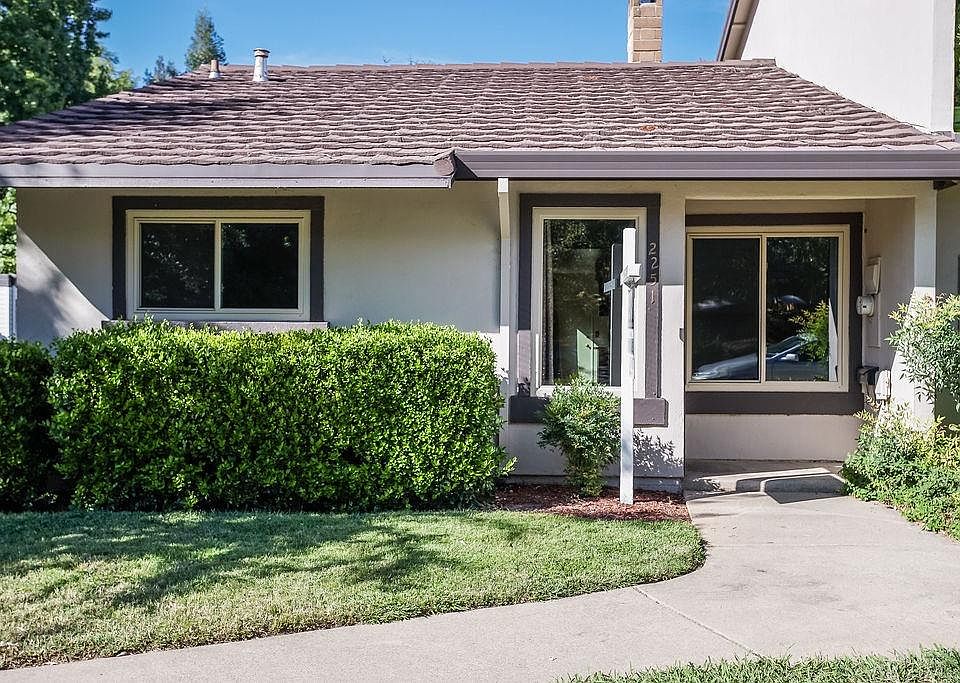 1st image of 2251 Bridlewood Dr