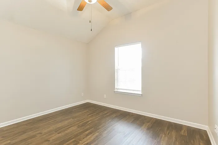 496 Cedar Park Cir — Photo 11