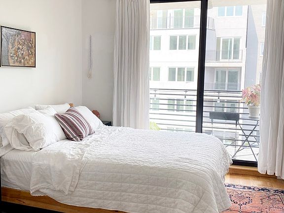 3rd image of 79 Clay St #3R
