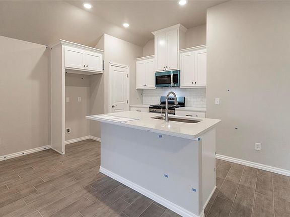 4th image of 12416 Elba Dr