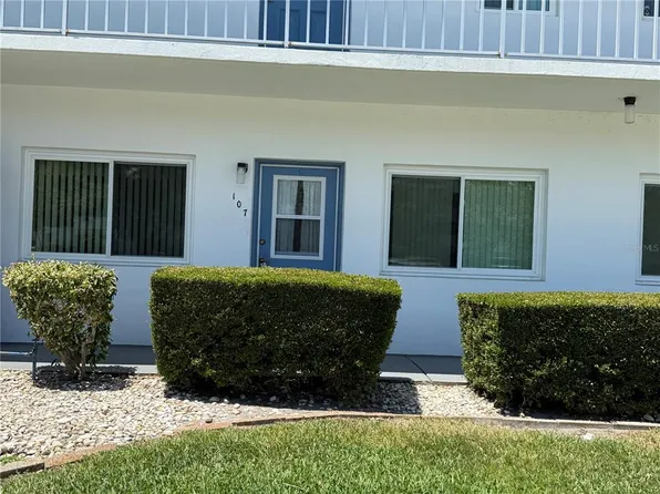 8080 112th St APT 107, Seminole, FL 33772