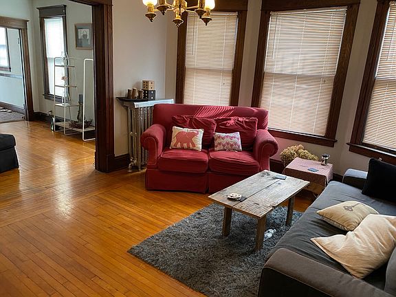 5th image of 438-440 Hudson Ave #1