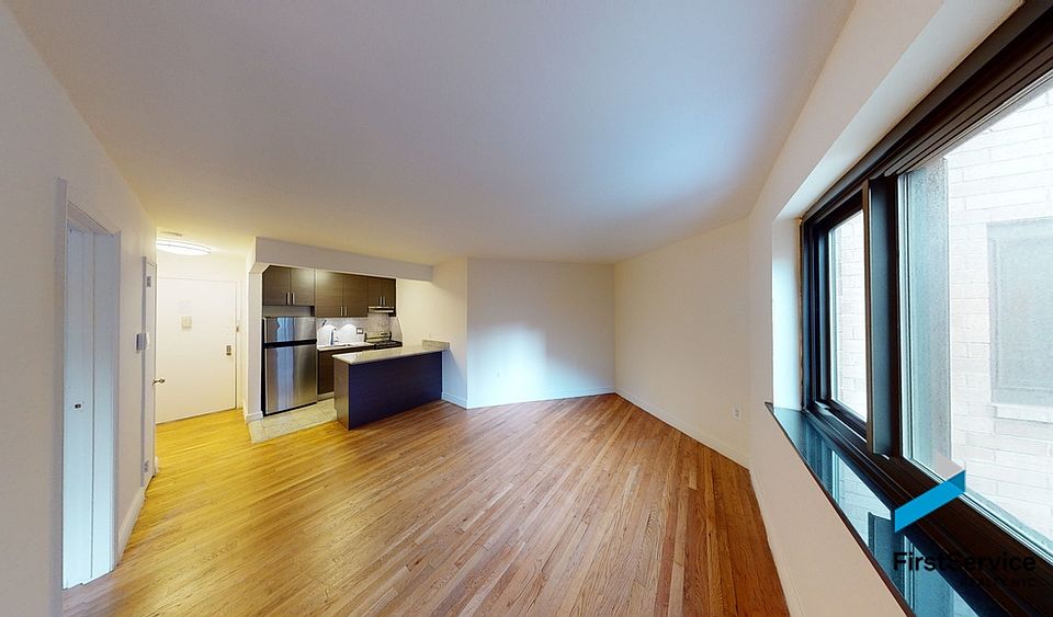 1st image of 50 Prince St APT 4N