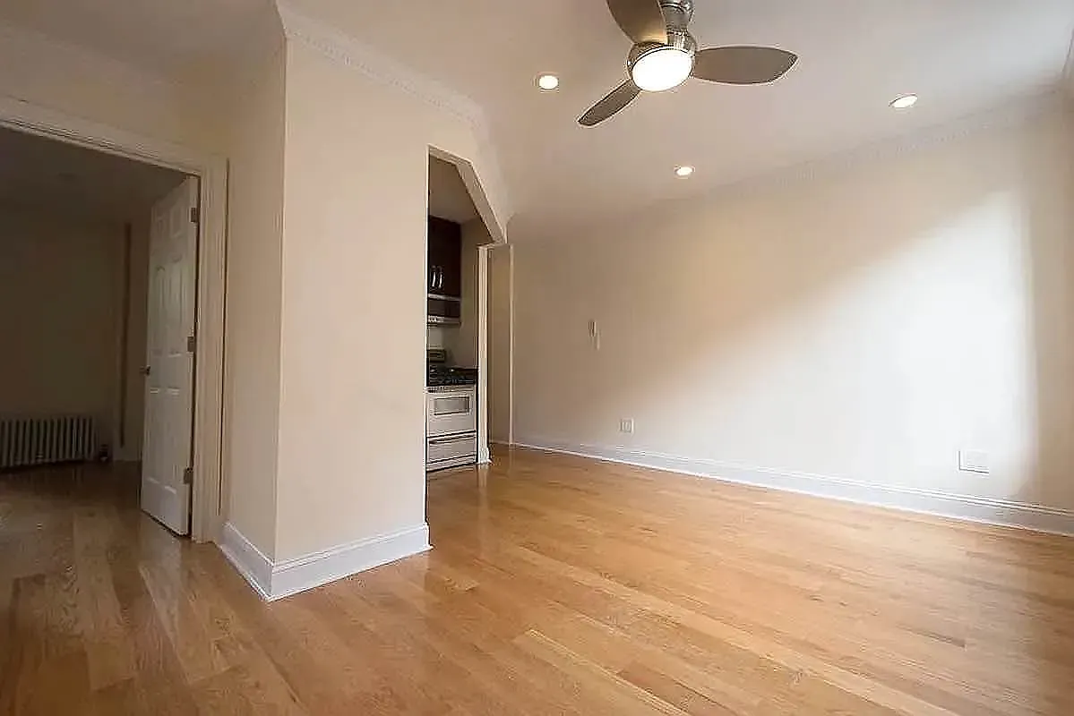 373 South 4th Street — Photo 2