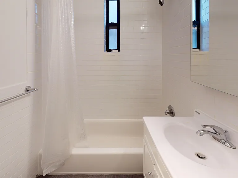 1441 York Ave #5FS — Photo 7
