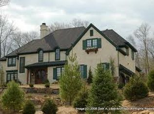 2 Buckingham Rd, Fort Lee, NJ 07024