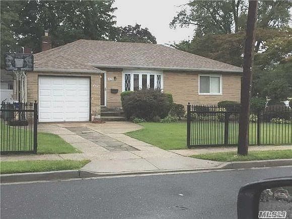 1st image of 2129 Baylis Ave