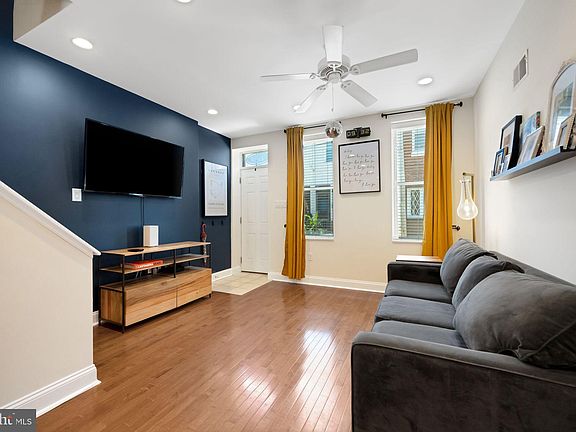 4th image of 1115 Cantrell St