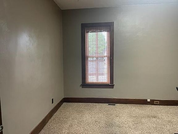 5th image of 226 S Warren Ave
