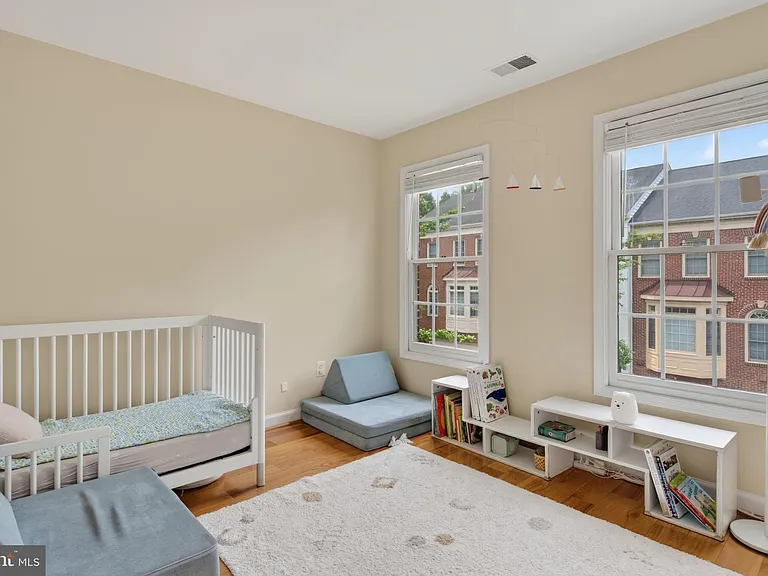 8814 Hunting Lodge Ct — Photo 38