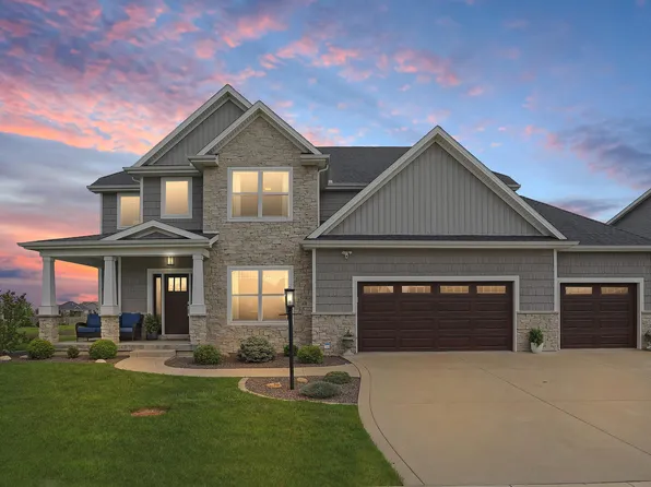 1020 Declaration Dr, Savoy, IL 61874
