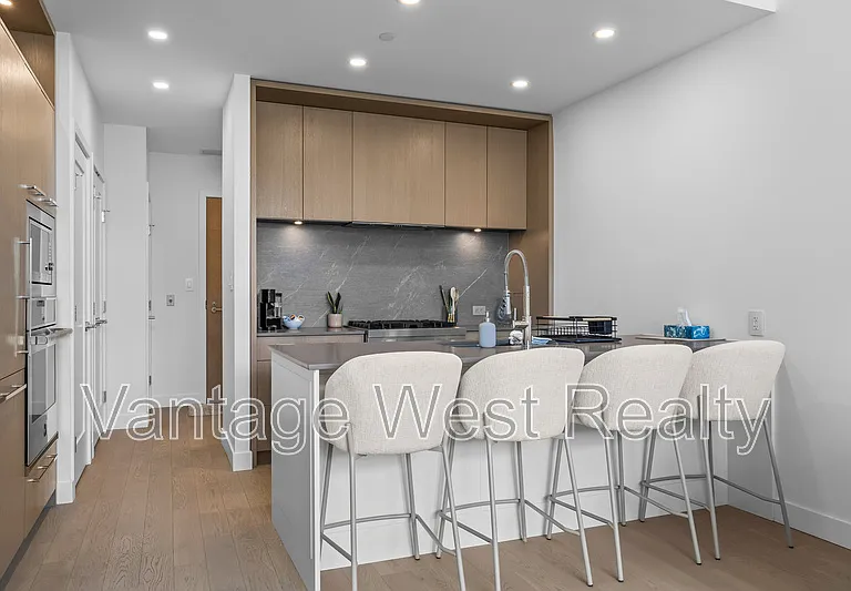 3389 Lakeshore Rd #210 — Photo 31
