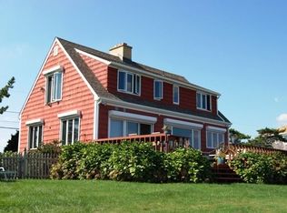 14 Calef Ave, Narragansett, RI 02882