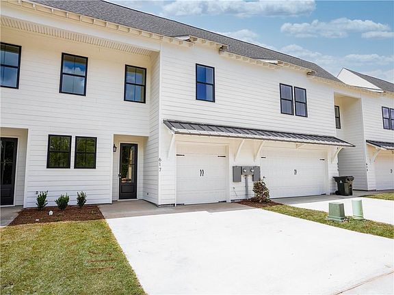 The Townhomes at Owens Crossing