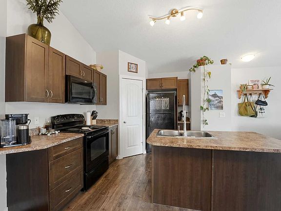 4th image of 31 Jamieson Ave #124