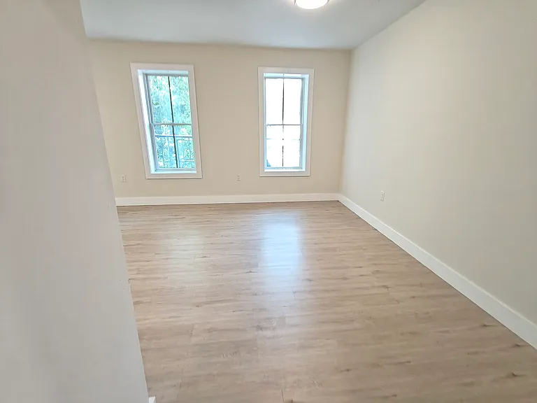 110 Broadway #1 — Photo 2