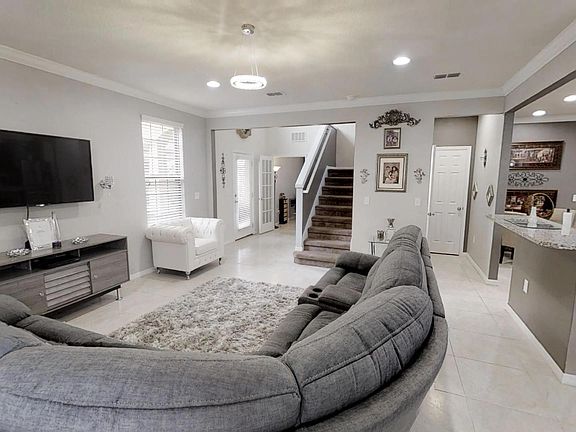3rd image of 7014 Butterfield Ct
