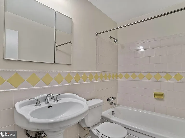 812 Azalea Dr #16 — Photo 18