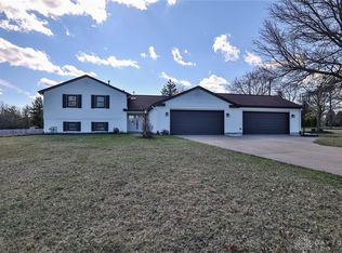 1596 Roamont Dr, Dayton, OH 45459