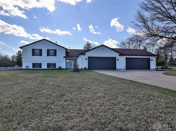 1596 Roamont Dr, Dayton, OH 45459