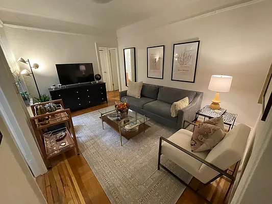 Rented by B Gans Management | media 11