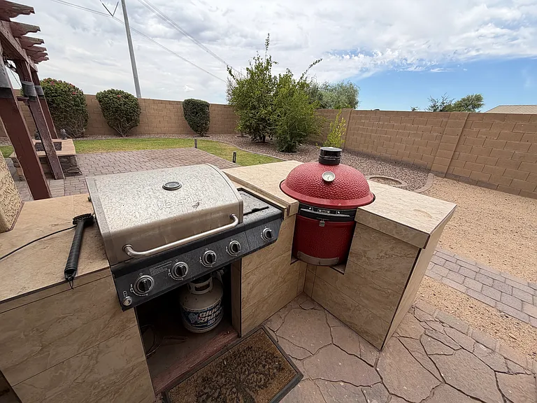 6906 S 78th Dr — Photo 28