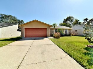 470 Buoy Rd, Webster, TX 77598