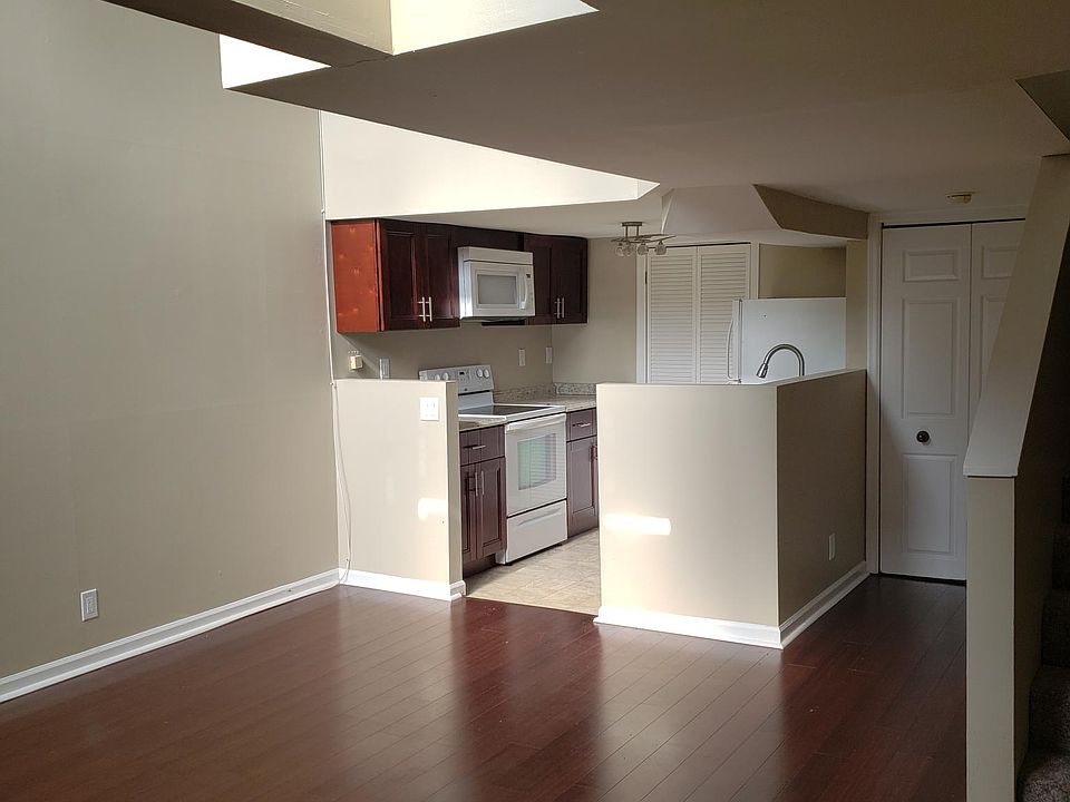 1st image of 2338 S Grand Blvd