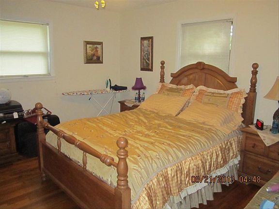 4th image of 3360 Penifield Dr