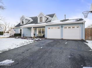 31 Sweetbriar Trail, Howell, NJ 07731
