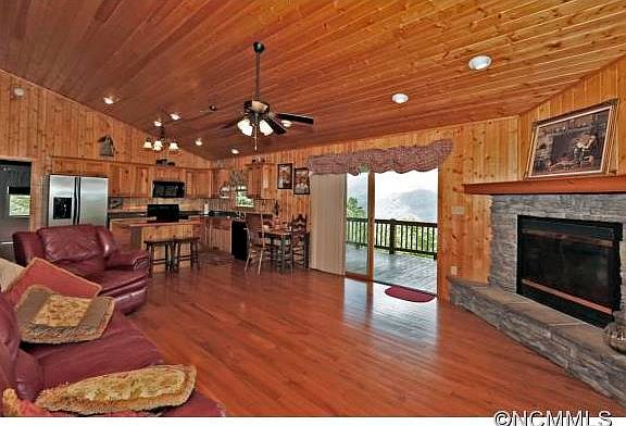 4th image of 286 Treetop Ln