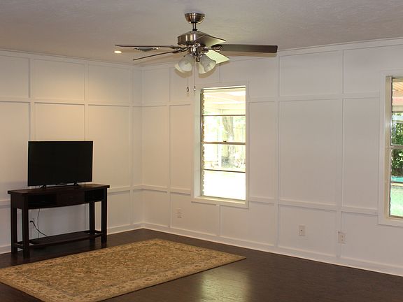 5th image of 806 Spinn St