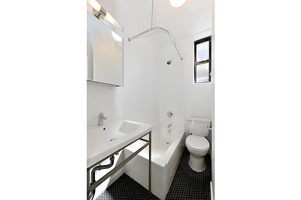 Rented by Aether Property Group | media 42