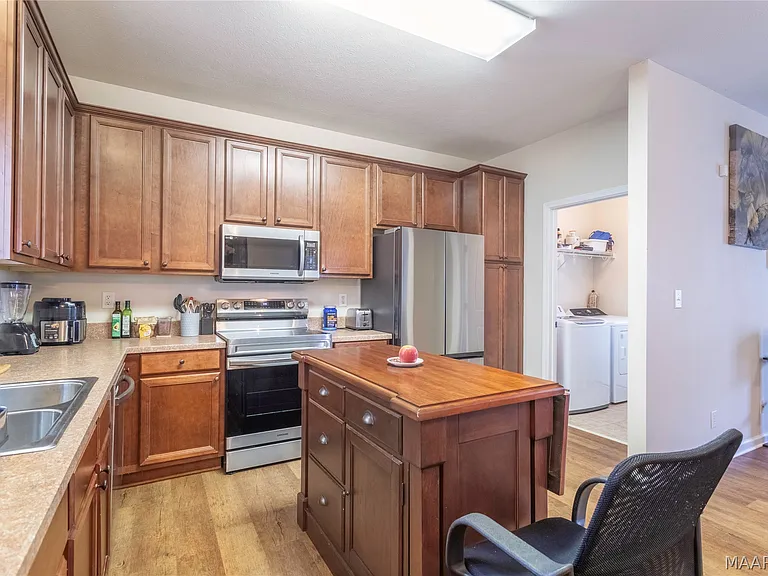 3909 Brookshire Way — Photo 22