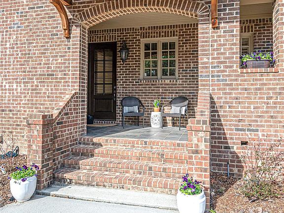 5th image of 786 Hampden Place Cir