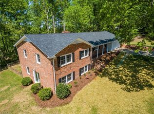 1133 Camelot Dr, Asheboro, NC 27203