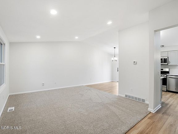 5th image of 161 Dillrose Dr