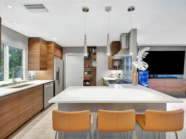 553 Riverside Dr, Palm Beach Gardens, FL 33410