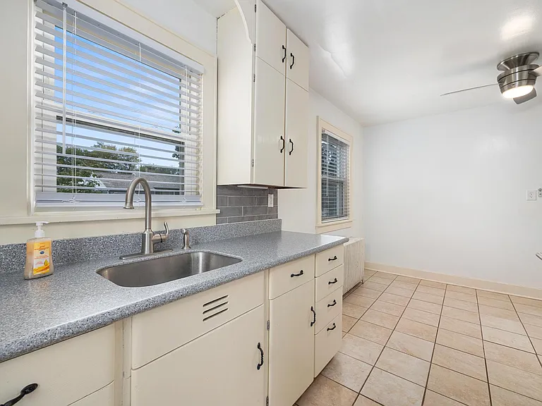 224 N Illinois Ave — Photo 14