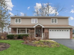 94 Ellendale Rd, Deerfield, IL 60015