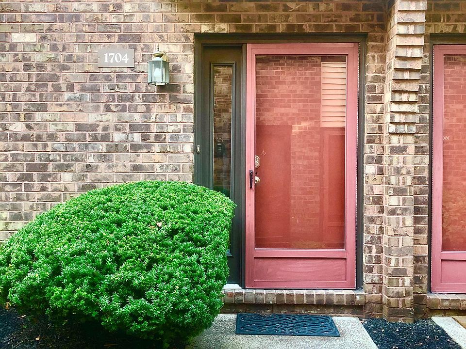 Private Entrance with Keyless Entry