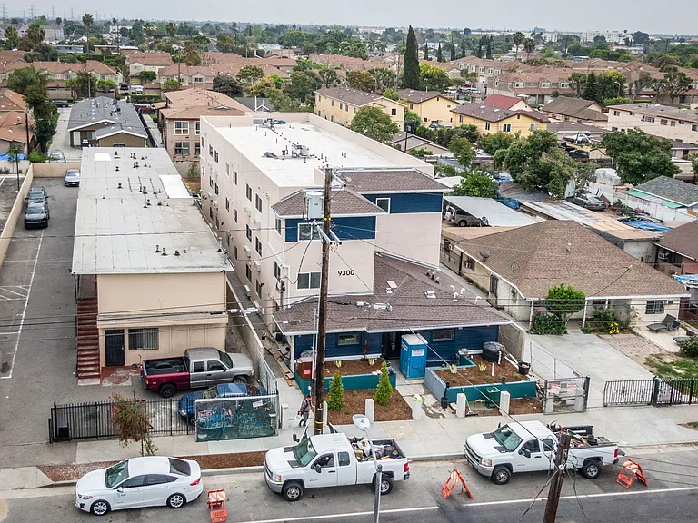 9300 Compton Ave — Photo 8